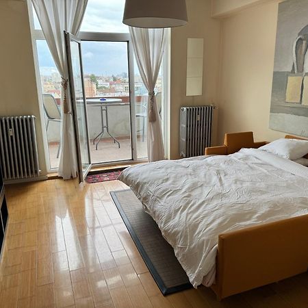 Great View Apartment In The Center Of The City Бухарест Экстерьер фото